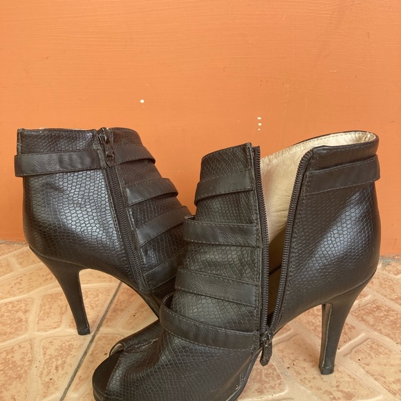 Sale❗️❗️❗️SaLe grab it before the offer ends . Uk Size 5 heels euro 38 - Picture 2 of 6